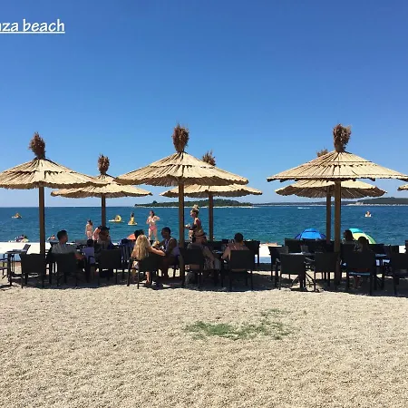 Madis & Free Bikes Διαμέρισμα Πούλα