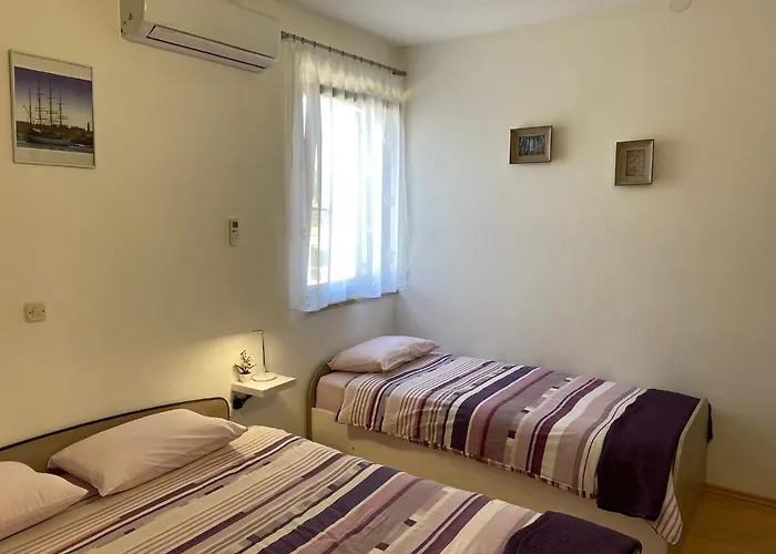 Daire Madis & Free Bikes