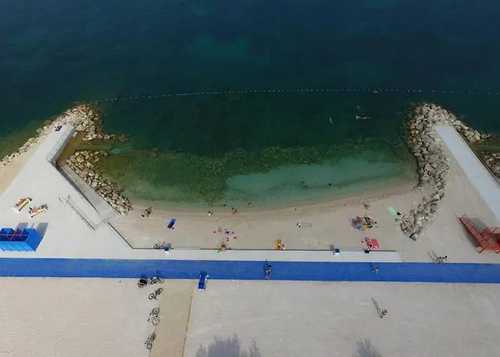 Daire Madis & Free Bikes *